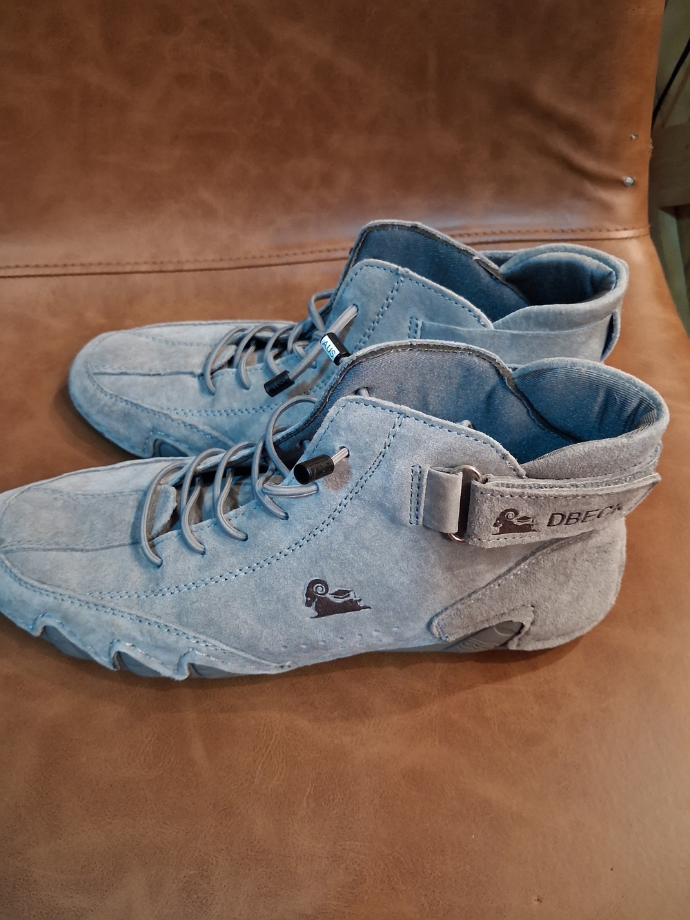 DBEP Men’s Suede Chukka Boots in Light Gray